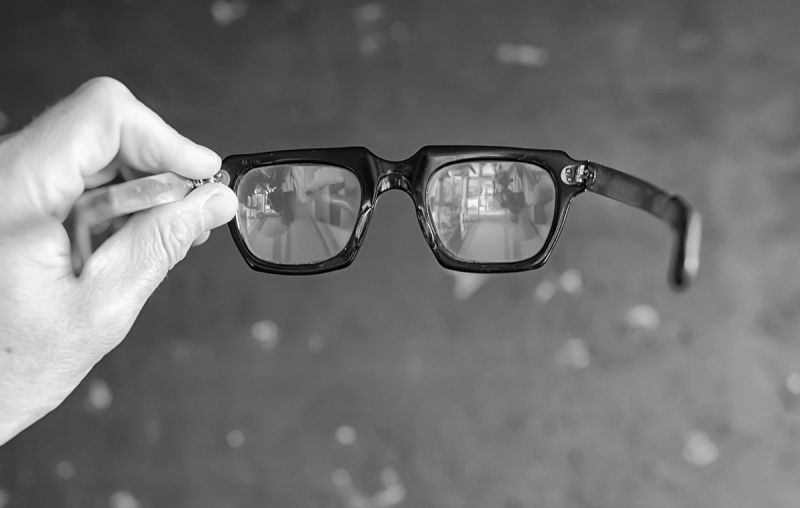 imagine ochelari cu dioptrii mari